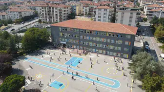 Pursaklar'da sınıflar yenilendi: Öğrenciler için modern bir gelecek inşa ediliyor