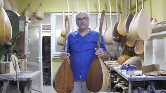 Samsun'un yaşayan müzik hafızası: Bir ömrü tellere ve ağaca adadı
