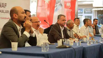 Yunusemre'de Esnafın Sesi Oldu: Balaban'dan 'Ekmeğinize Ortak Çıkartmayız' Sözü