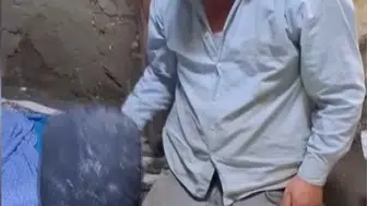 Kilometrelerce yolu sadece o lezzet için aştı: Tandırın başına geçti