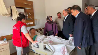 Turgutlu'daki okul saldırısında acı bilanço: Vali Özkan hastanede yaralı öğrencilerin başucundaydı