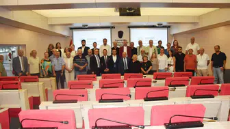 Manisa'da Güven Tazeleyen Hakkı Bayraktar'dan Yeni Dönem Vizyonu: Kent Konseyi Kimsenin Arka Bahçesi Değildir