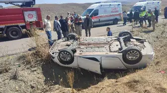 Özalp yolunda korkutan kaza: Otomobil kontrolden çıkıp takla attı