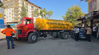 Markete girmek için indiği araç dehşet saçtı: Kontrolden çıkan tanker ortalığı birbirine kattı