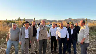 Kayseri ay çekirdeği üretiminde vites yükseltti: Şemsi Bayraktar hasat sahasında üreticiyle buluştu