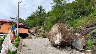 Fındık bahçesinden döndüklerinde evlerini tanıyamadılar: Heyelan dehşeti