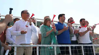 Fırat’ın sularında dev buluşma: 4 bin 440 sporcu Rumkale’nin tarihine kulaç attı