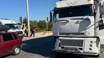 Burdur'da sabah saatlerinde korkutan kaza: Kavşakta çarpışan araçlarda can pazarı yaşandı
