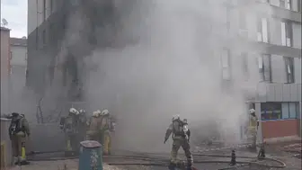 Pendik'te 8 katlı binada korkutan alevler: Ekipler seferber oldu