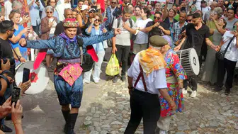 Muğla’nın kalbinde nostalji rüzgarı: Düğün gelenekleri Kurşunlu Meydanı’nda yeniden hayat buldu