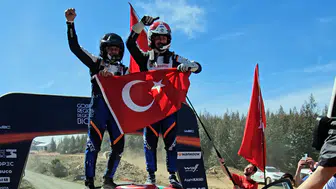 Otomobil sporlarında tarihi zafer: Ali Türkkan zirveye adını yazdırdı