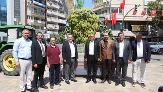 Manisa'da üzümün başkenti unvanı yeniden taçlanıyor: Bağbozumu coşkusu sokaklara taştı
