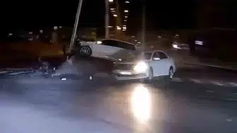 Kavşakta dehşet anları: Kırmızı ışık ihlali üç kişiyi hastanelik etti