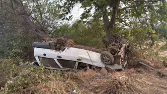 İnegöl'de sabah saatlerinde dehşet: Mevsimlik işçileri taşıyan araç şarampole uçtu