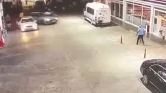 Edirne'de dehşet anları: Tartıştığı kişileri otomobiliyle ezdi, sınırda yakayı ele verdi