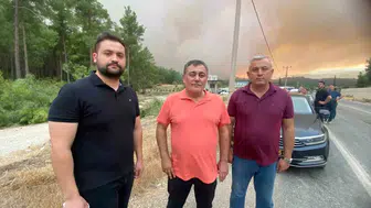 Aksu'da alevlerle zorlu mücadele: Rüzgarın yönü ekipleri çaresiz bırakıyor