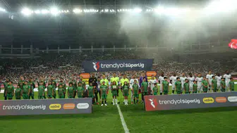 Diyarbakır'da Beşiktaş'a soğuk duş: Amedspor ilk yarıyı iki farklı üstünlükle kapattı