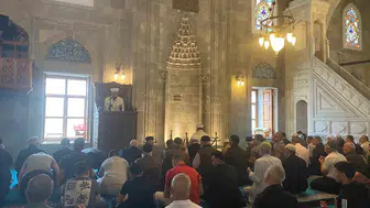 Erzurum'da vefa günü: Tarihi camide şehitler ve gaziler için tek yürek olundu