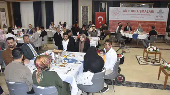 Bitlis'te devlet destekli yuvalar kuruluyor: Vali Karakaya'dan genç çiftlere altın değerinde tavsiyeler