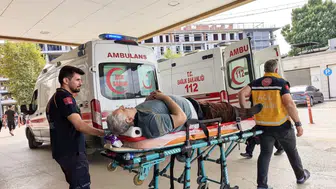 Basit bir tamirat girişimi kabusa dönüştü: Çatıdan düşen adam yaşam mücadelesi veriyor