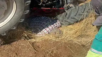 Traktörün altında can pazarı: Kepçe operatörü hayat kurtardı