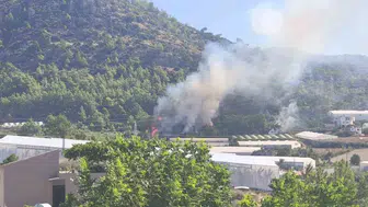 Mersin Bozyazı'da korkutan dumanlar: Ekipler alevlere geçit vermedi