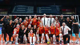 Voleybol arenasında Ege fırtınası: Bir takım sevindi, ikisi veda etti