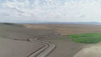 Kars'ta dev dönüşüm: 200 bin dekarlık tarım arazisi yeniden hayat buluyor