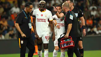 Galatasaray'da Osimhen şoku: Yıldız oyuncu sahayı terk etmek zorunda kaldı