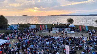 Bursa'nın siyah inciri göl kıyısında görücüye çıktı: Üreticinin emeği festivalle taçlandı