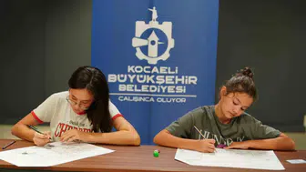Sanatın kalbi Kocaeli'de atıyor: 5 yaşından 60 yaşına kadar yüzlerce kişi sahneye çıktı