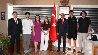 Kemer'de hayaller gerçeğe dönüştü: Ücretsiz kursla tıp ve hukuk kapılarını araladılar