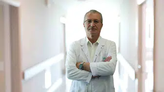 Yutkunurken hissettiğiniz o takılma basit bir mide yanması olmayabilir