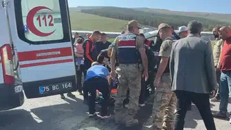 Ardahan yolunda can pazarı: İtfaiye ekipleri dakikalarla yarıştı