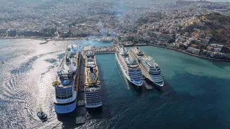 Kuşadası limanında dev hareketlilik: Bir günde 12 bine yakın ziyaretçi akını
