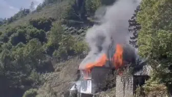 Çaykara'da korku dolu anlar: Komşuların dikkati engelli kardeşleri hayata bağladı