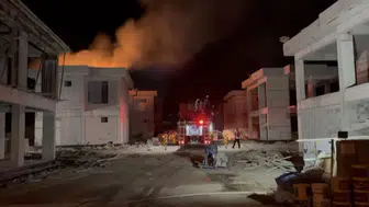 Kayseri'de lüks inşaat alevlere teslim oldu: İhmal mi yoksa kaza mı?