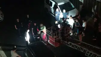 Çatıya kaçış planı işe yaramadı: İtfaiye merdiveniyle gelen polis kıskıvrak yakaladı