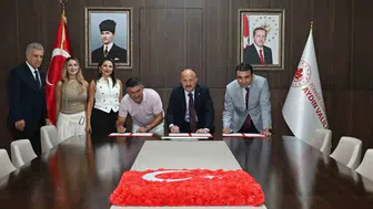 Kuşadası'nda eğitim seferberliği: Hayırsever imzasıyla 240 minik öğrenciye yeni yuva