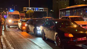 Nalçık Bulvarı'nda zincirleme kaza: Üç araç birbirine girdi