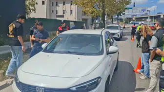 Kadıköy’de öğrencilerin huzuru için kuş uçurtulmuyor: Okul çevrelerinde geniş çaplı denetim
