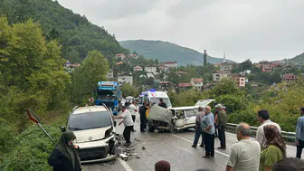 Kastamonu yolunda korkunç sabah: Bebek dahil yedi kişi hastanelik oldu
