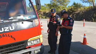 Muğla yollarında jandarma operasyonu: Binlerce sürücüye sıkı takip