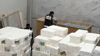 Plastik ambalaj deposunda şoke eden keşif: Milyonluk uyuşturucu hattı çökertildi