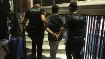 İzmir sokaklarında Yunusların dikkatinden kaçamadı: 20 yıla yakın hapis cezasıyla aranıyordu
