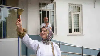 Milyonlarca öğrenci için ders zili çaldı: Okullarda yeni dönem heyecanı başladı