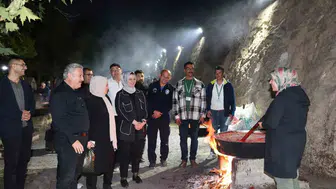 Kayseri'de kış hazırlığı geleneği: 4 bin 480 aile aynı sofranın bereketinde buluştu