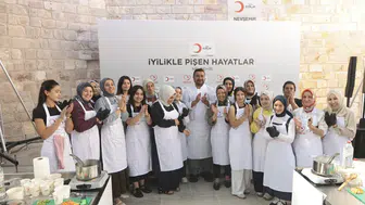 Depremin izlerini mutfakta siliyorlar: Osmaniyeli kadınlar Nevşehir'de şeflik eğitimi aldı
