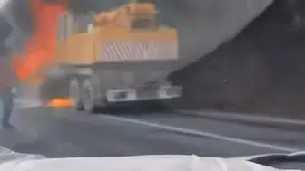 Bursa yolunda korku dolu anlar: Seyir halindeki dev makine küle döndü