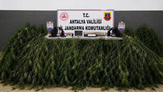 Antalya'da jandarmadan uyuşturucu tacirlerine geçit yok